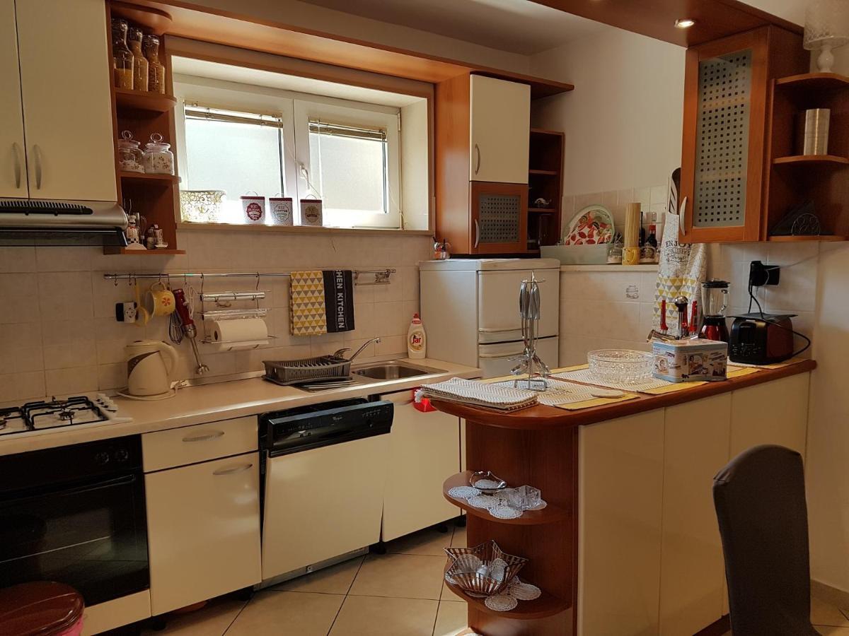 Iskra Apartman